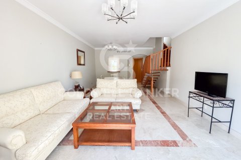 Продажа квартиры в Эстепона, Малага, Испания 2 спальни, 213м2 №158386 - фото 4