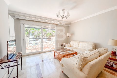 Продажа квартиры в Эстепона, Малага, Испания 2 спальни, 213м2 №158386 - фото 3