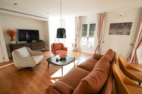 Продажа квартиры в Барселона, Испания 2 спальни, 114м2 №158387 - фото 9
