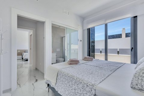 Villa pārdošanā Torrevieja, Alicante, Spānijā 120 m2 Nr. 195884 - attēls 21