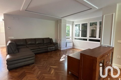 Lägenhet till salu i Sariegos, Leon, Spanien 4 sovrum, 261 kvm. Nr. 153019 - foto 3