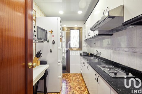 Lägenhet till salu i Barcelona, Spanien 3 sovrum, 67 kvm. Nr. 153021 - foto 8