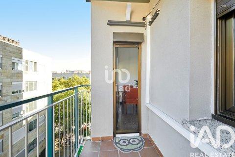 Lägenhet till salu i Barcelona, Spanien 3 sovrum, 67 kvm. Nr. 153021 - foto 24