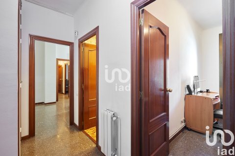 Lägenhet till salu i Barcelona, Spanien 3 sovrum, 67 kvm. Nr. 153021 - foto 3