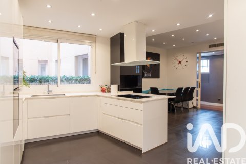 Lägenhet till salu i Madrid, Spanien 4 sovrum, 395 kvm. Nr. 153020 - foto 27