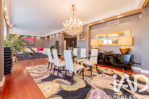 Lägenhet till salu i Madrid, Spanien 4 sovrum, 395 kvm. Nr. 153020 - foto 2