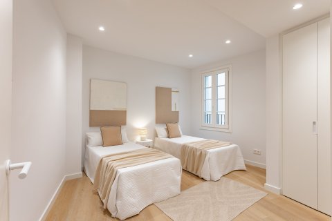 Apartment à vendre à Barcelona, Espagne, 3 chambres, No. 140960 - photo 8