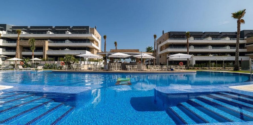 Apartment La Zenia, Alicante, Espagne 3 chambres, 120 m2 No. 119180