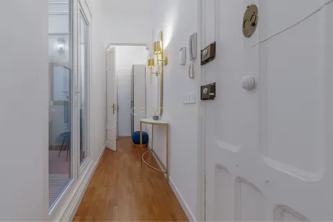 Apartment for sale in Barcelona, Spain 3 bedrooms, 147 sq.m. No. 167012 - photo 15