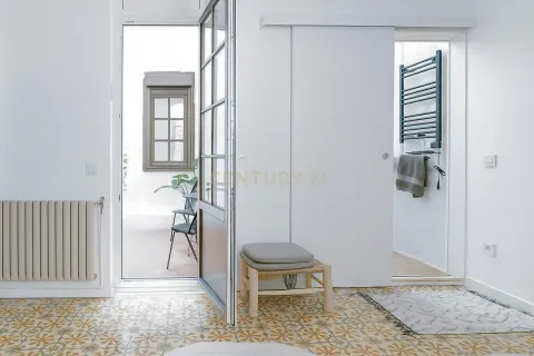 Apartment for sale in Barcelona, Spain 3 bedrooms, 147 sq.m. No. 167012 - photo 16