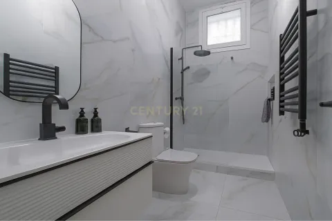 Apartment for sale in Barcelona, Spain 3 bedrooms, 147 sq.m. No. 167012 - photo 3