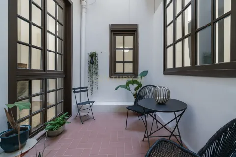 Apartment for sale in Barcelona, Spain 3 bedrooms, 147 sq.m. No. 167012 - photo 11