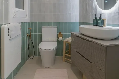 Apartment for sale in Barcelona, Spain 3 bedrooms, 147 sq.m. No. 167012 - photo 12