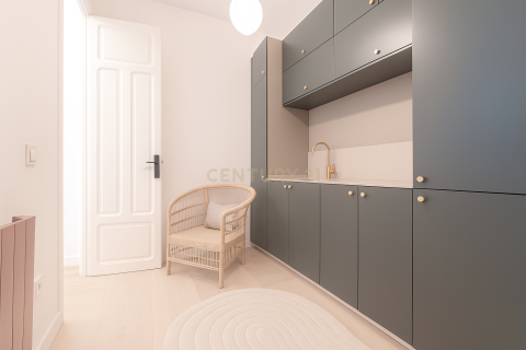 Apartment for sale in Barcelona, Spain 3 bedrooms, 147 sq.m. No. 167012 - photo 23