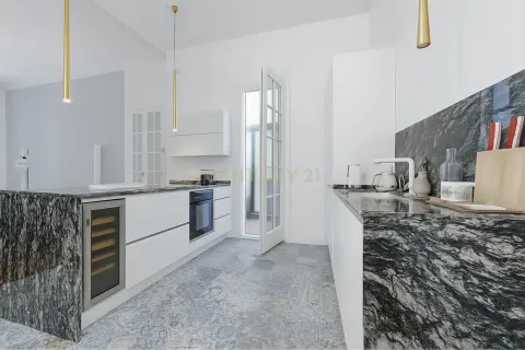 Apartment for sale in Barcelona, Spain 3 bedrooms, 147 sq.m. No. 167012 - photo 9