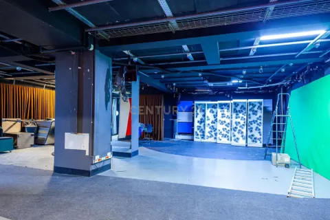 Liikekiinteistö Santa Coloma de Gramenet, Barcelona, Espanja 414 m2 No. 167013