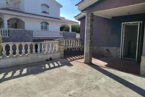 House à vendre à Canyelles, Barcelona, Espagne, 3 chambres, 125 m2 No. 167011 - photo 2