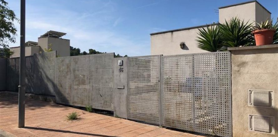 Сasa en Sant Pere de Ribes, Barcelona, España 4 dormitorios, 210 m2 No. 167008