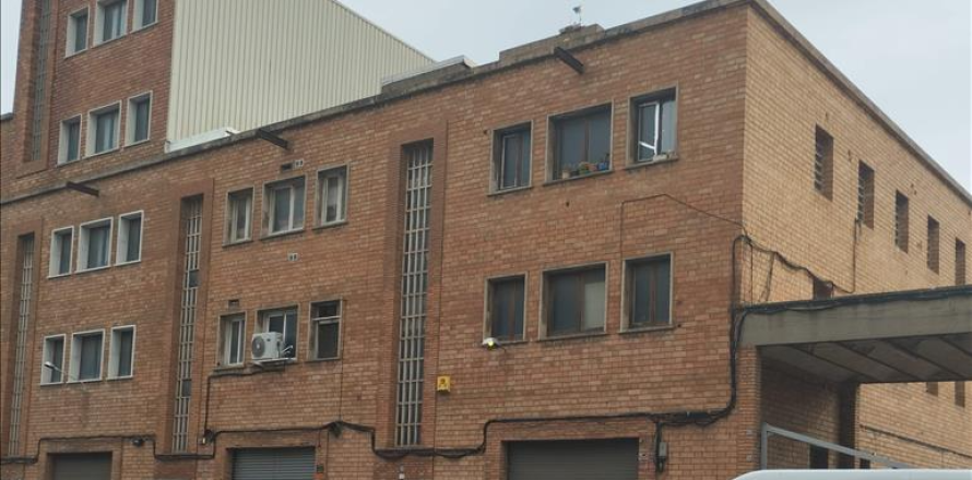 Komerciāls īpašums L'Hospitalet de Llobregat, Barcelona, Spānijā 833 m2 Nr. 167010