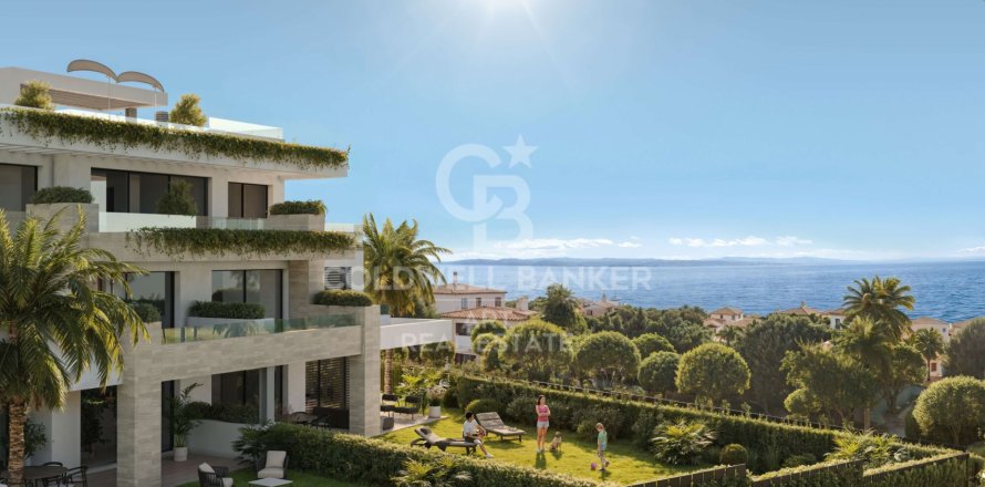 Apartment à Estepona, Malaga, Espagne 3 chambres, 318 m2 No. 158086