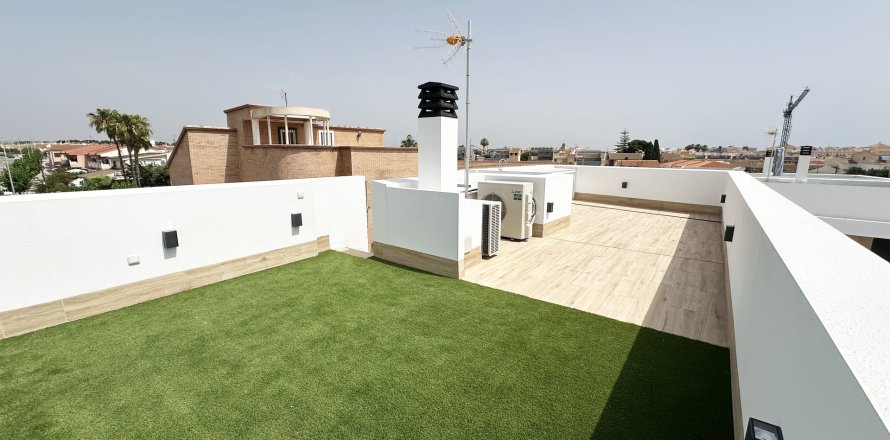 Villa à Torre de la Horadada, Alicante, Espagne 3 chambres, 160 m2 No. 134215
