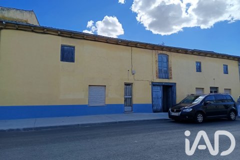 Huvila Soto de la Vega, Leon, Espanja 4 makuuhuonetta, 469 m2 No. 187944