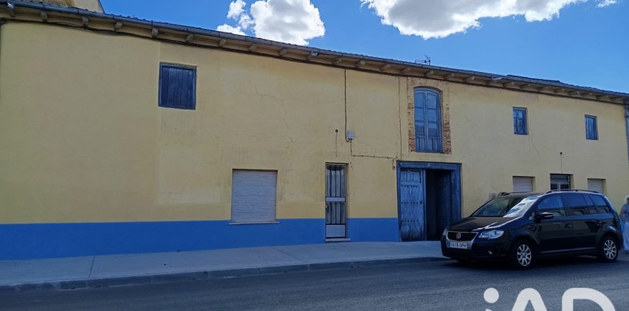 Huvila Soto de la Vega, Leon, Espanja 4 makuuhuonetta, 469 m2 No. 187944