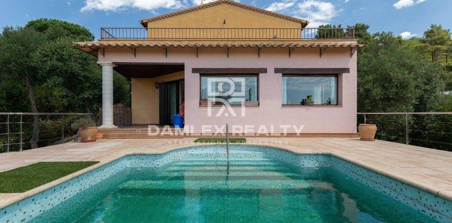 Casa a Lloret de Mar, Girona, Spagna 5 camere da letto, 329 mq. N° 177246