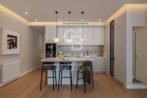 Huoneisto myytävänä Madrid, Espanja, 3 makuuhuonetta, 185 m2 No. 178856 - kuva 2