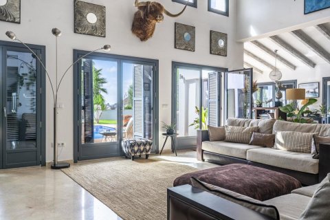 Villa en venta en El Valle Golf Resort, Murcia, España 5 dormitorios, 400 m2 No. 161737 - foto 4