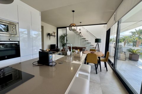 Kattohuoneisto myytävänä Mar De Cristal, Murcia, Espanja, 2 makuuhuonetta,  No. 161736 - kuva 10