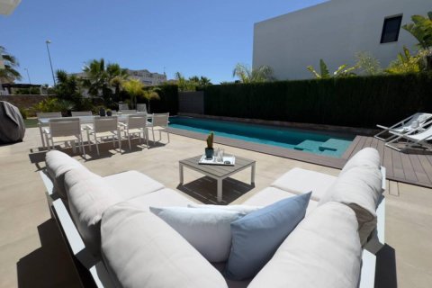 Villa for sale in Ciudad Quesada, Alicante, Spain 3 bedrooms, 160 sq.m. No. 148978 - photo 25