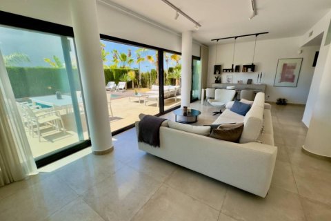 Villa for sale in Ciudad Quesada, Alicante, Spain 3 bedrooms, 160 sq.m. No. 148978 - photo 3