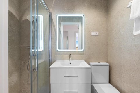 Apartament w Torrevieja, Alicante, Hiszpania 2 sypialnie, 70 mkw. nr 148981 – zdjęcie 13