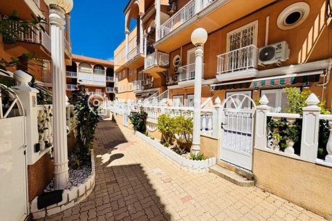 Bungalow w Torrevieja, Alicante, Hiszpania 2 sypialnie, 81 mkw. nr 148980 – zdjęcie 23