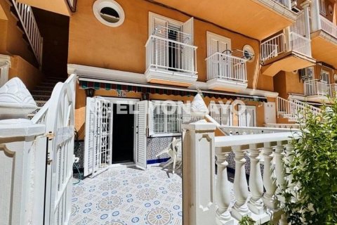 Bungalow w Torrevieja, Alicante, Hiszpania 2 sypialnie, 81 mkw. nr 148980 – zdjęcie 11