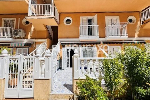 Bungalow w Torrevieja, Alicante, Hiszpania 2 sypialnie, 81 mkw. nr 148980 – zdjęcie 24