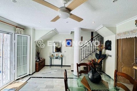 Bungalow w Torrevieja, Alicante, Hiszpania 2 sypialnie, 81 mkw. nr 148980 – zdjęcie 9