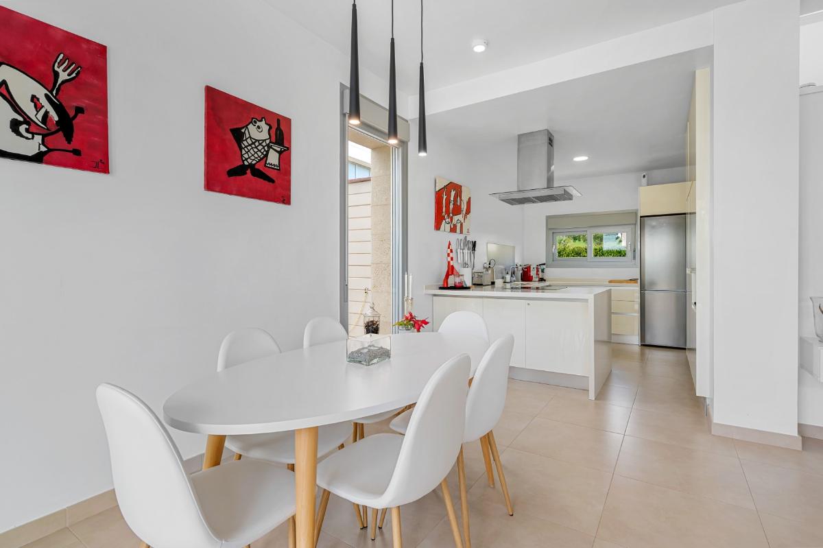Villa a Orihuela, Alicante, Spagna 3 camere da letto, 119 mq. N° 148979
