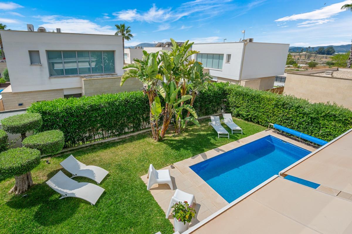 Villa a Orihuela, Alicante, Spagna 3 camere da letto, 119 mq. N° 148979