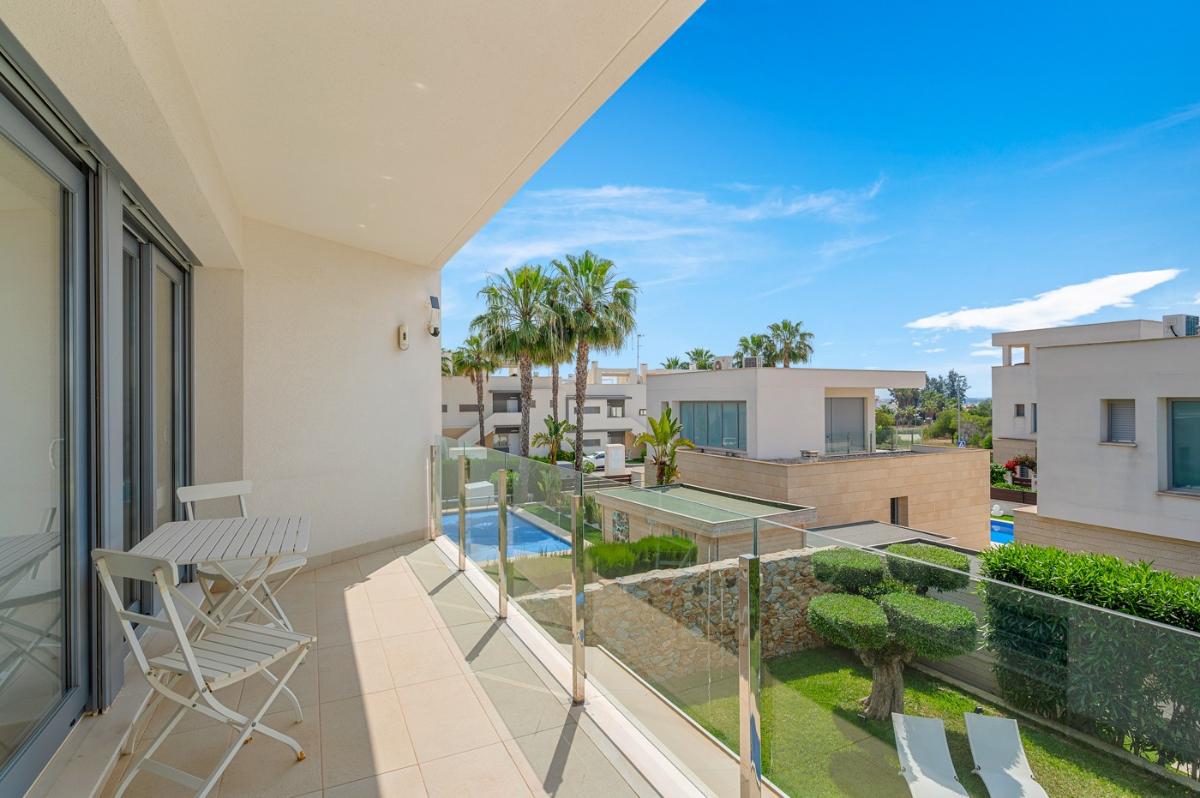 Villa a Orihuela, Alicante, Spagna 3 camere da letto, 119 mq. N° 148979