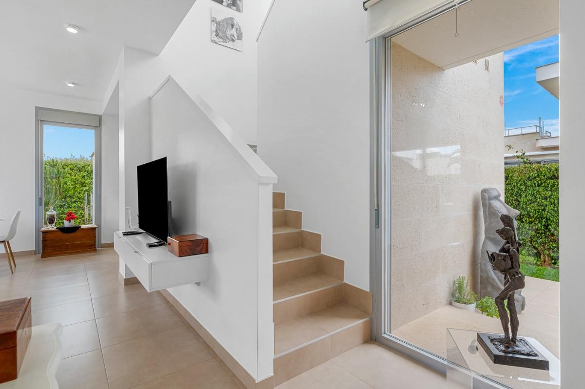 Villa a Orihuela, Alicante, Spagna 3 camere da letto, 119 mq. N° 148979