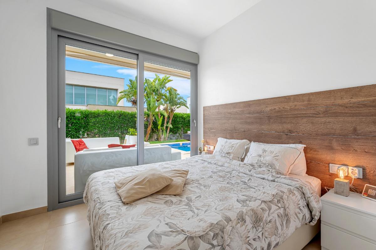 Villa a Orihuela, Alicante, Spagna 3 camere da letto, 119 mq. N° 148979