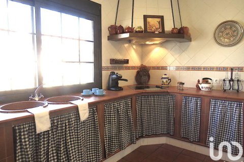 Продажа земельного участка в Замок Эль-Кастильо-де-лас-Гуардас, Севилья, Испания 5 спален, 244м2 №154267 - фото 18