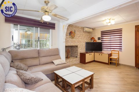 Townhouse for sale in Riba-roja de Turia, Valencia, Spain 5 bedrooms, 115 sq.m. No. 149769 - photo 3