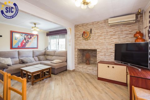 Townhouse for sale in Riba-roja de Turia, Valencia, Spain 5 bedrooms, 115 sq.m. No. 149769 - photo 4