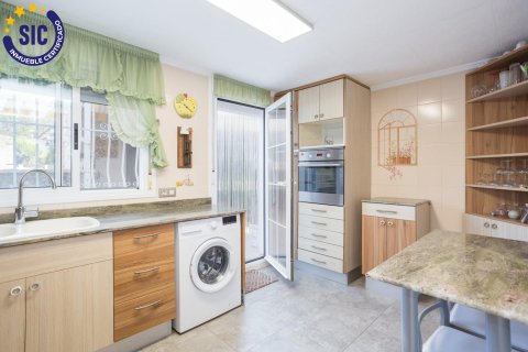 Townhouse for sale in Riba-roja de Turia, Valencia, Spain 5 bedrooms, 115 sq.m. No. 149769 - photo 8