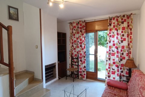 Kaupunkipientalo myytävänä L'Ametlla de Mar, Tarragona, Espanja, 3 makuuhuonetta, 108 m2 No. 152737 - kuva 2