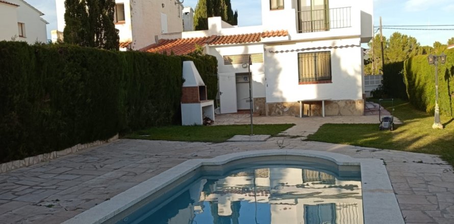 Kaupunkipientalo L'Ametlla de Mar, Tarragona, Espanja 3 makuuhuonetta, 108 m2 No. 152737