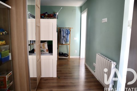 Kaupunkipientalo myytävänä Cerdanyola Del Valles, Barcelona, Espanja, 3 makuuhuonetta, 142 m2 No. 152731 - kuva 19